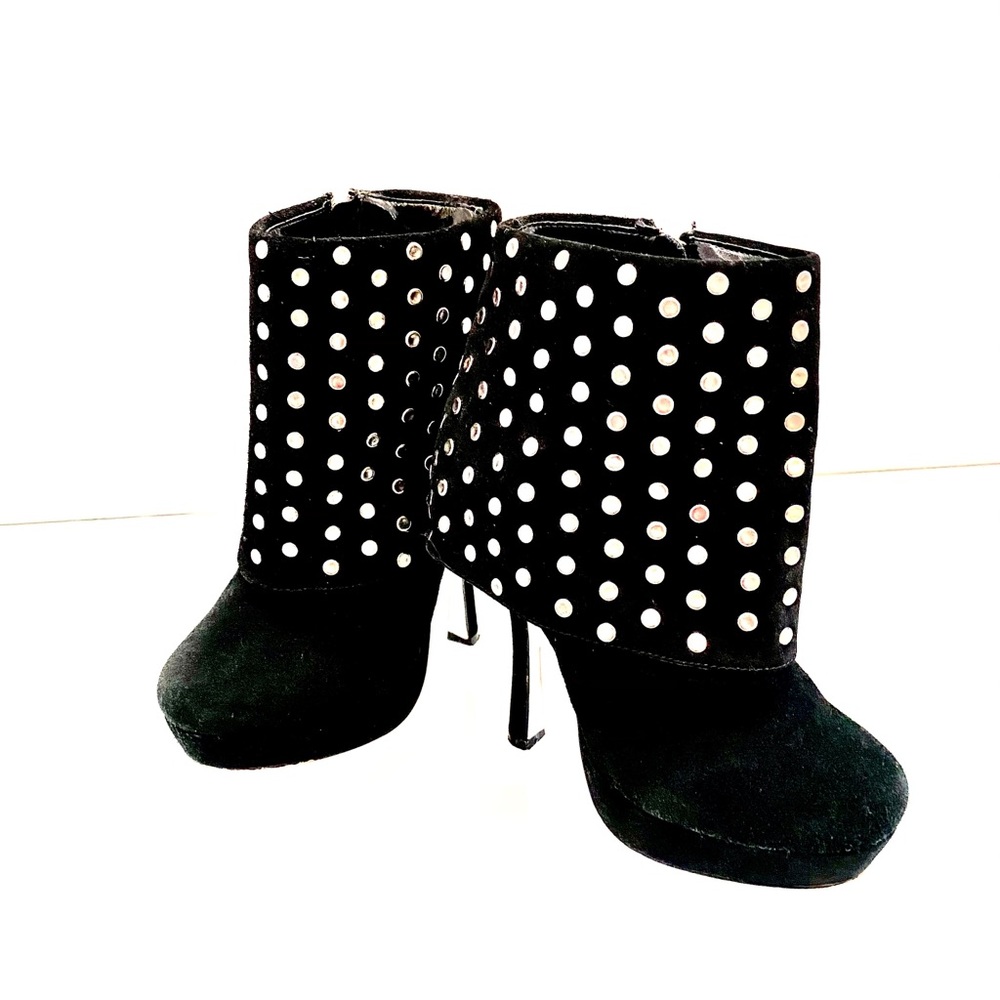 ✔️Halston Booties